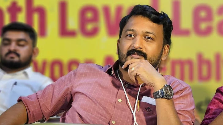 https://www.salarnews.in/public/uploads/images/newsimages/maannewsimage23082025_180112_Rahul Mamkootathil .png